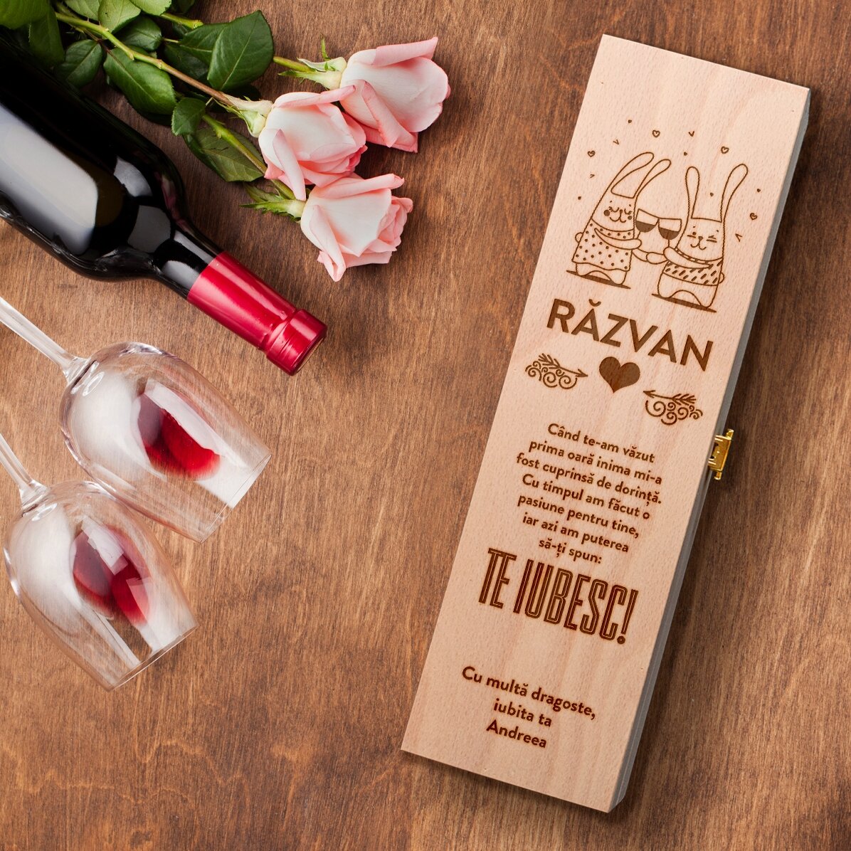 Caja de vino personalizada con nombre y mensaje - Día de los Enamorados