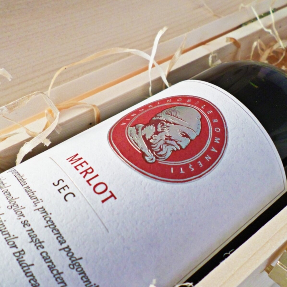 Caja de vino personalizada con texto: «Aniversario de amistad»