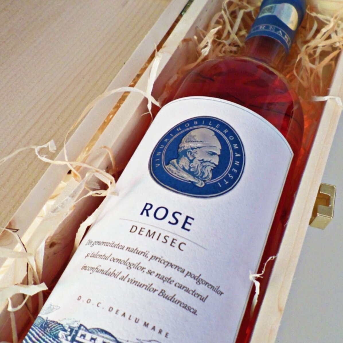 Caja de vino personalizada con texto: «Aniversario de amistad»