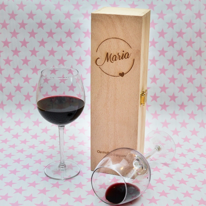 Caja de vino personalizada con nombre y texto