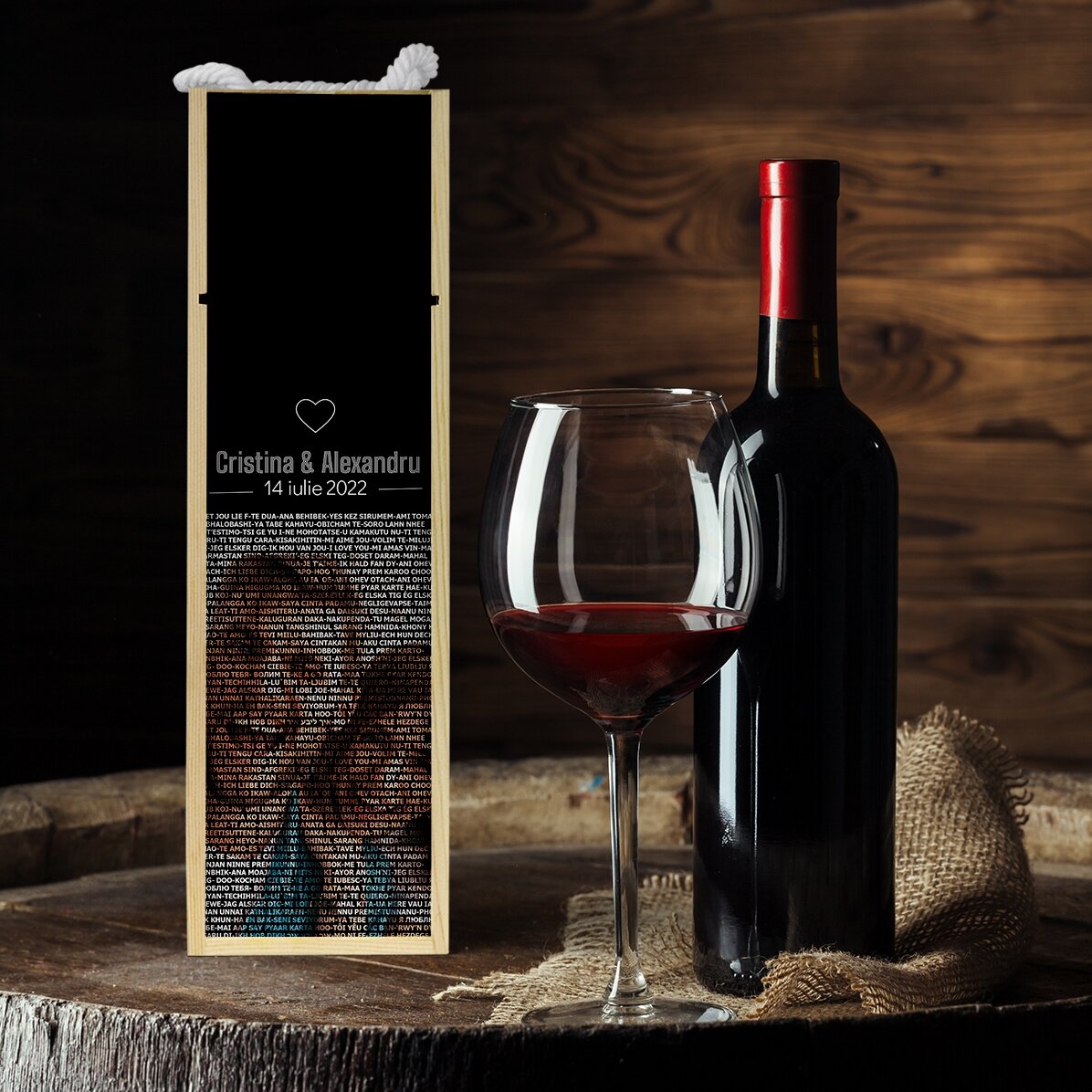 Caja de vino personalizada con foto y texto: «Te quiero en 100 idiomas»