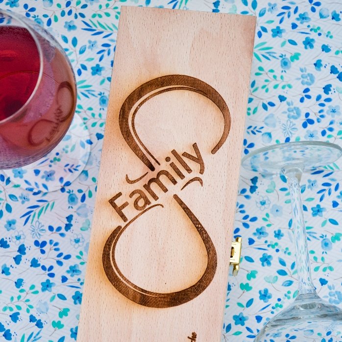 Caja de vino personalizada - Infinite Family