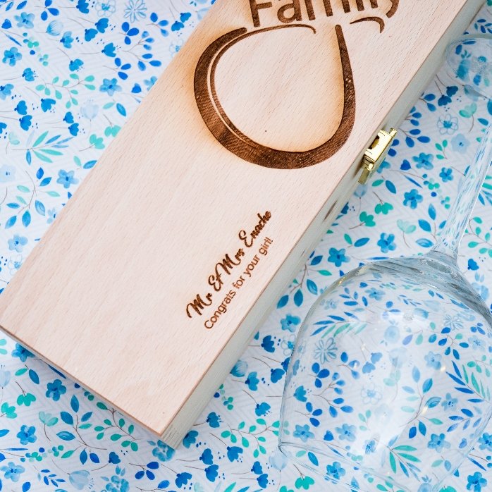Caja de vino personalizada - Infinite Family