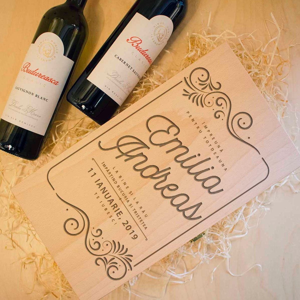 Caja de vino personalizada para dos botellas - Mensaje para los novios