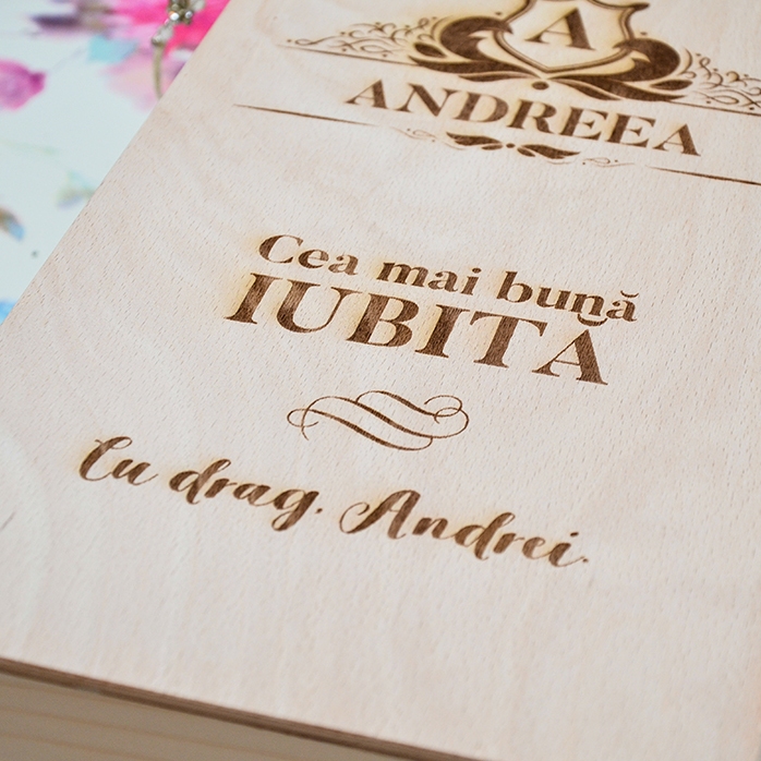 Caja de vino personalizada para dos botellas - modelo «nombre vintage»