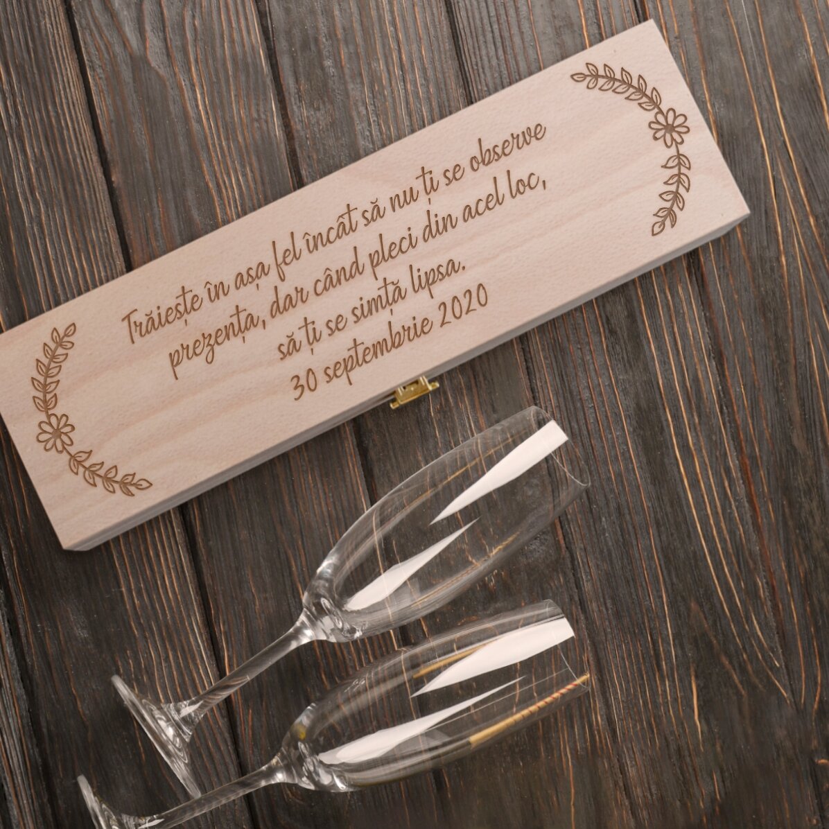 Caja de vino espumoso personalizada con mensaje