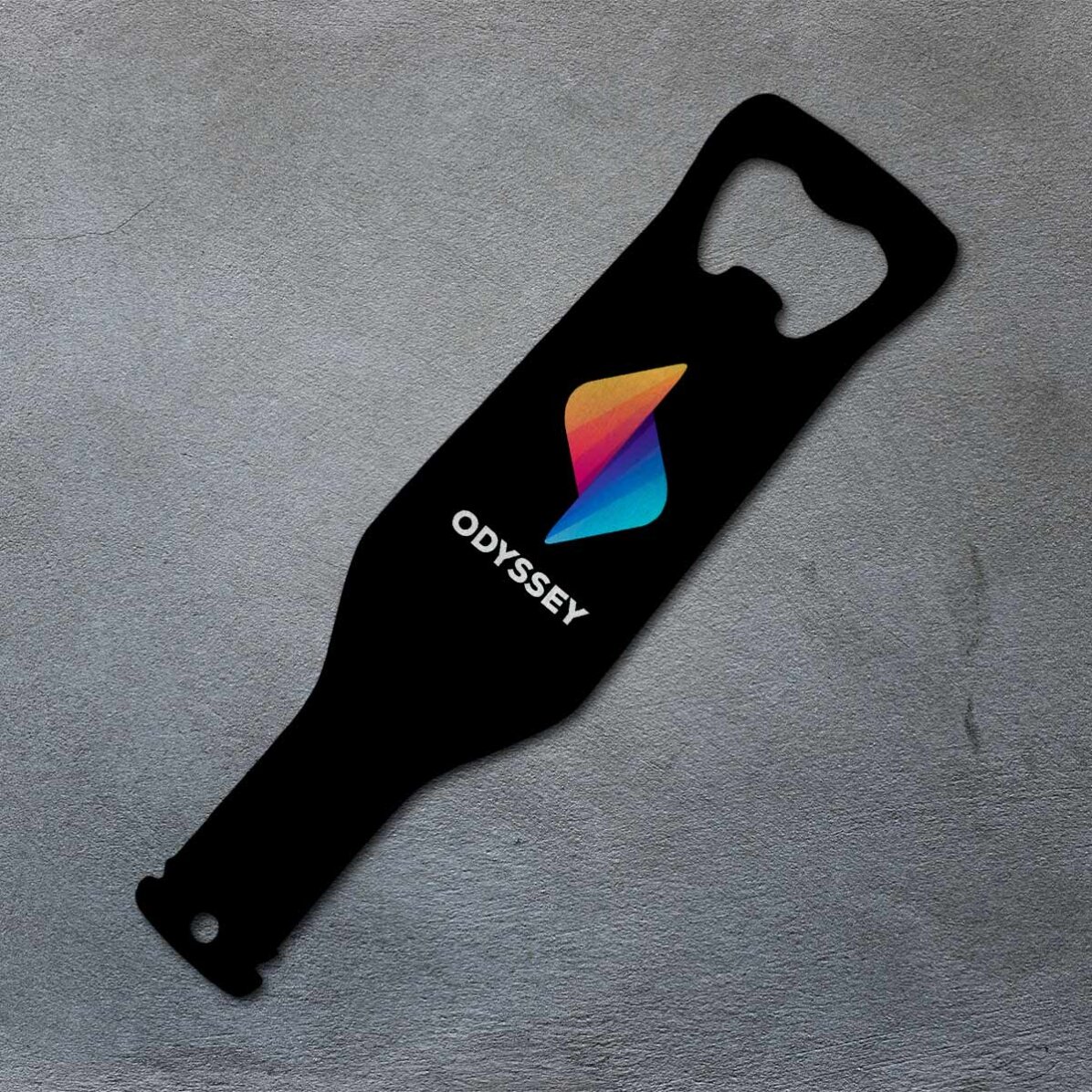 Abrebotellas con forma de botella personalizado con logotipo - fondo de color