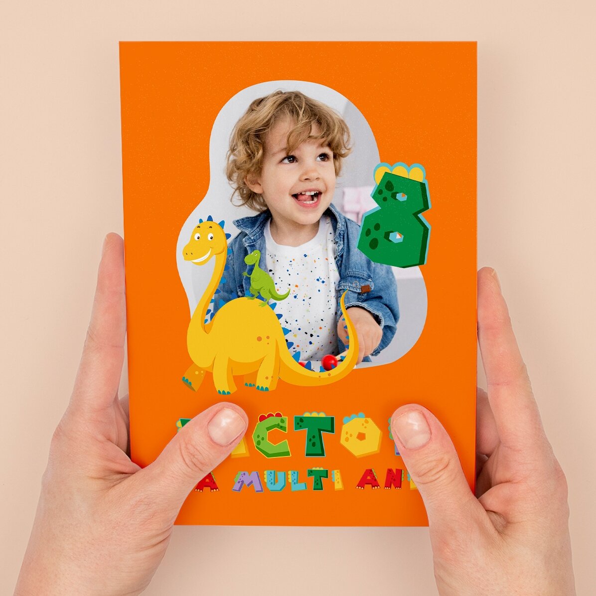 Tarjeta magnética personalizada con una foto, un número y un texto - Dinosaurio