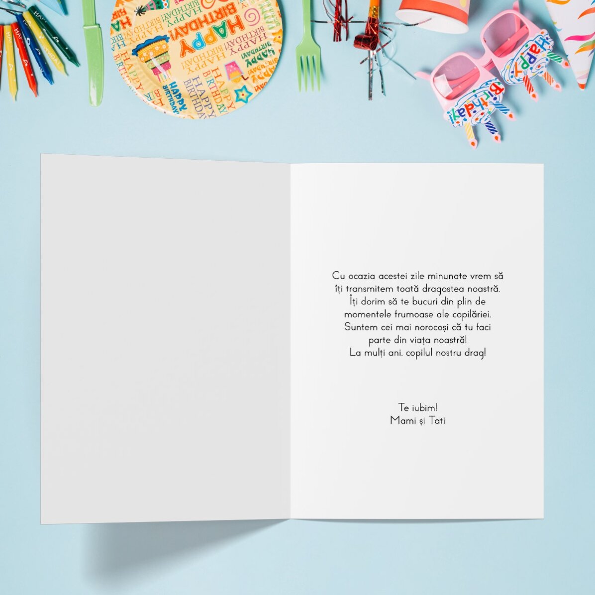 Tarjeta de felicitación personalizada con fotos y texto: «¡Feliz cumpleaños, niños!»