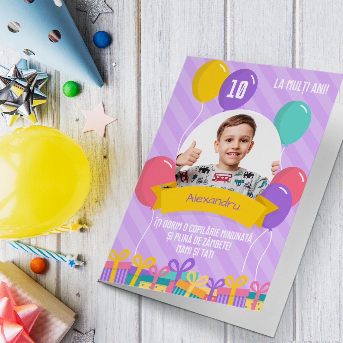 Tarjeta de felicitación personalizada con fotos y texto: «¡Feliz cumpleaños, niños!»