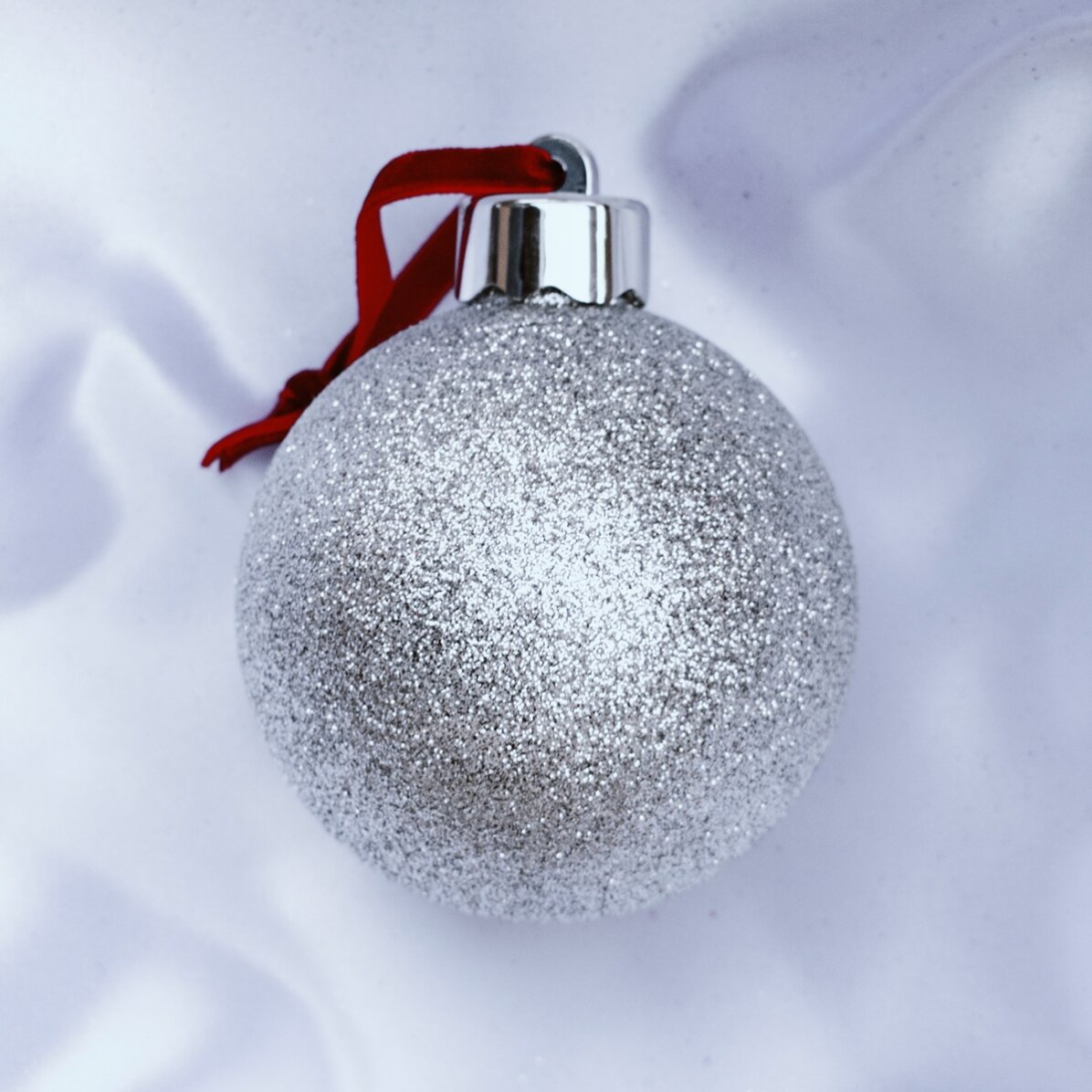 Bola de Navidad personalizada con logotipo y mensaje - Modelo navideño