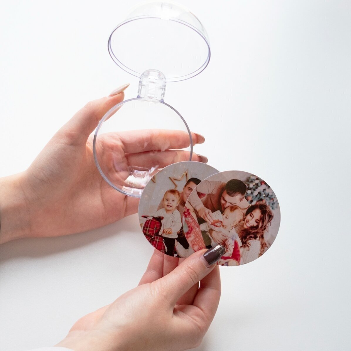 Bola de Navidad transparente personalizada por ambos lados con una foto y un mensaje: «All I want fo