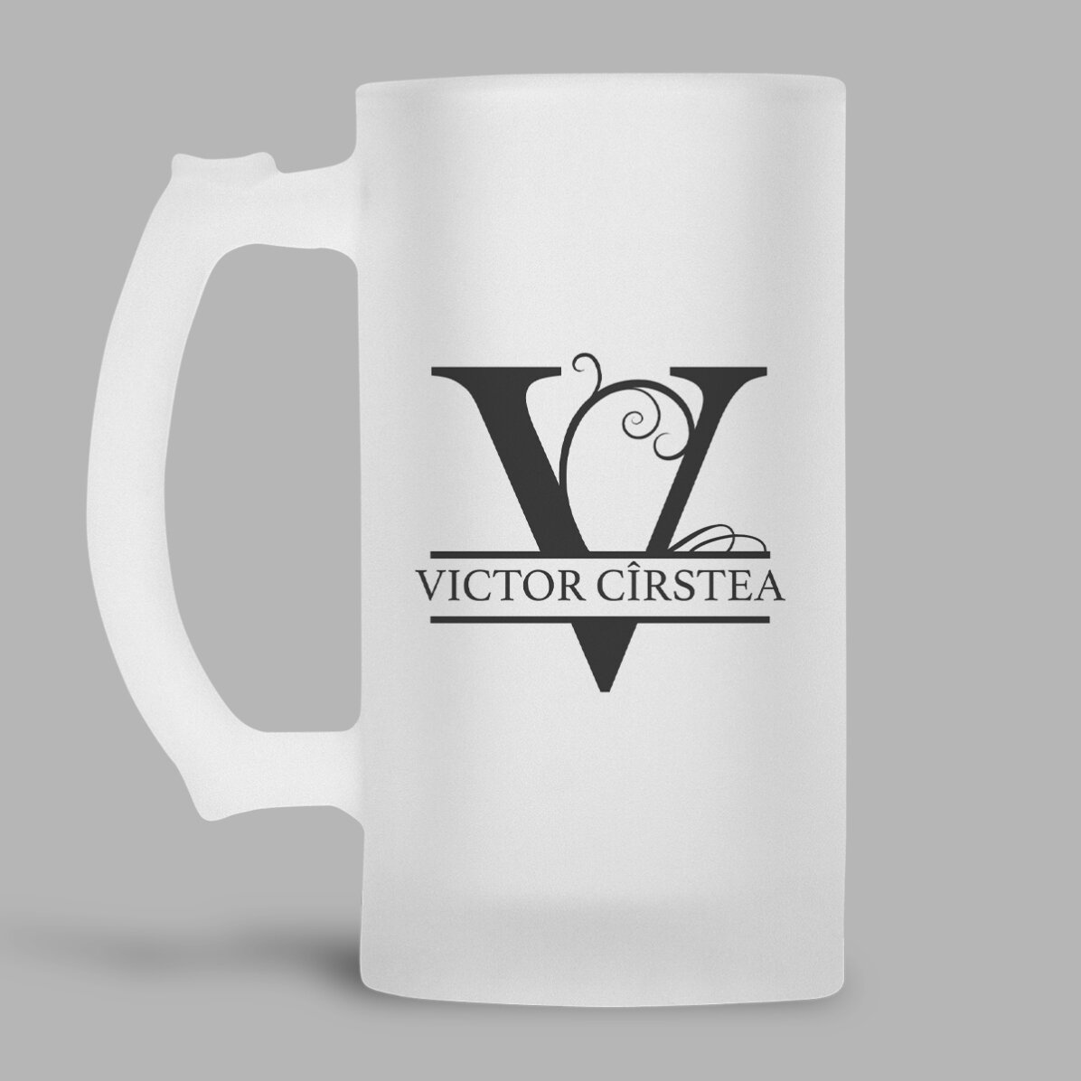 Jarra de cerveza personalizada con monograma
