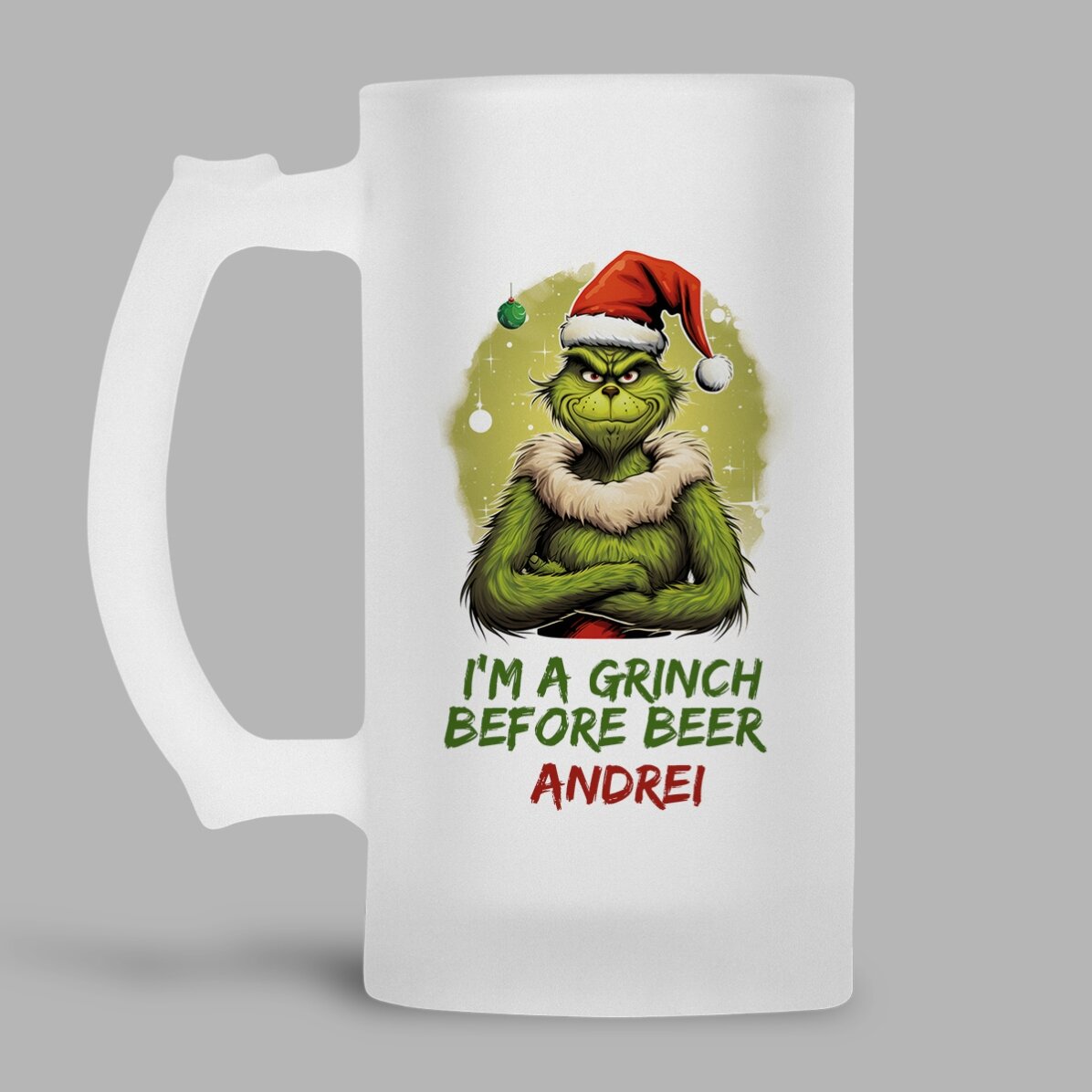 Jarra de cerveza personalizada con texto: «Grinch before beer»