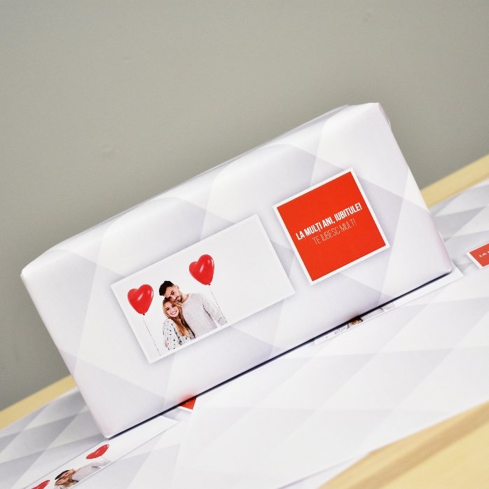Papel de regalo personalizado con una foto y un texto