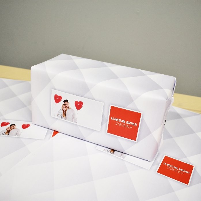 Papel de regalo personalizado con una foto y un texto