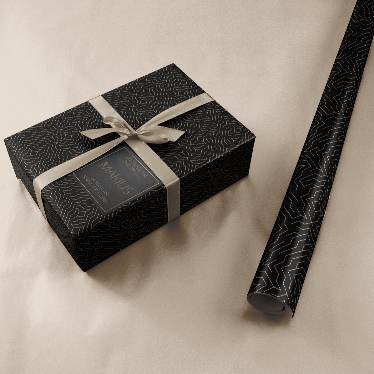 Papel de regalo personalizado con texto - Negro y dorado