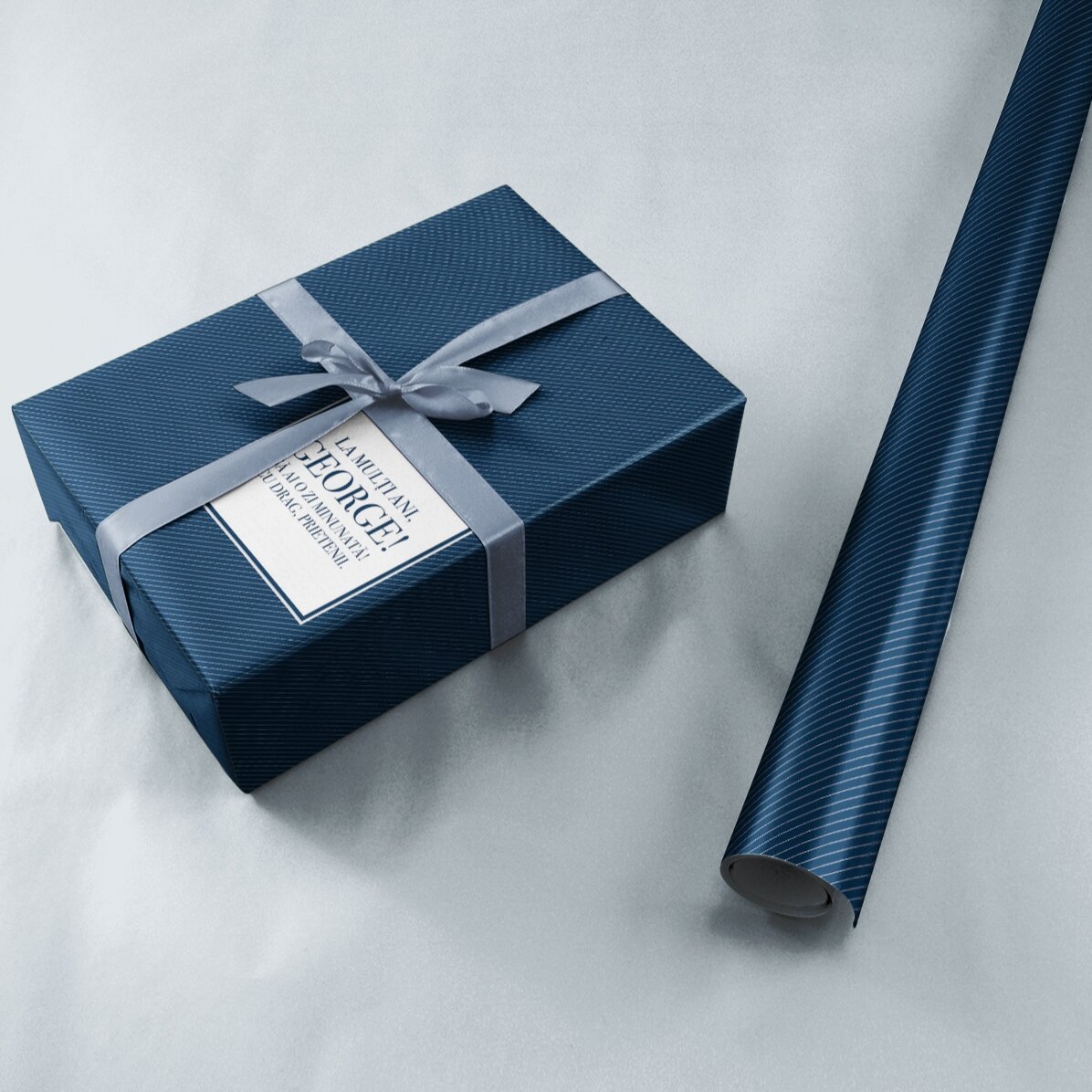 Papel de regalo personalizado con texto - Azul oscuro