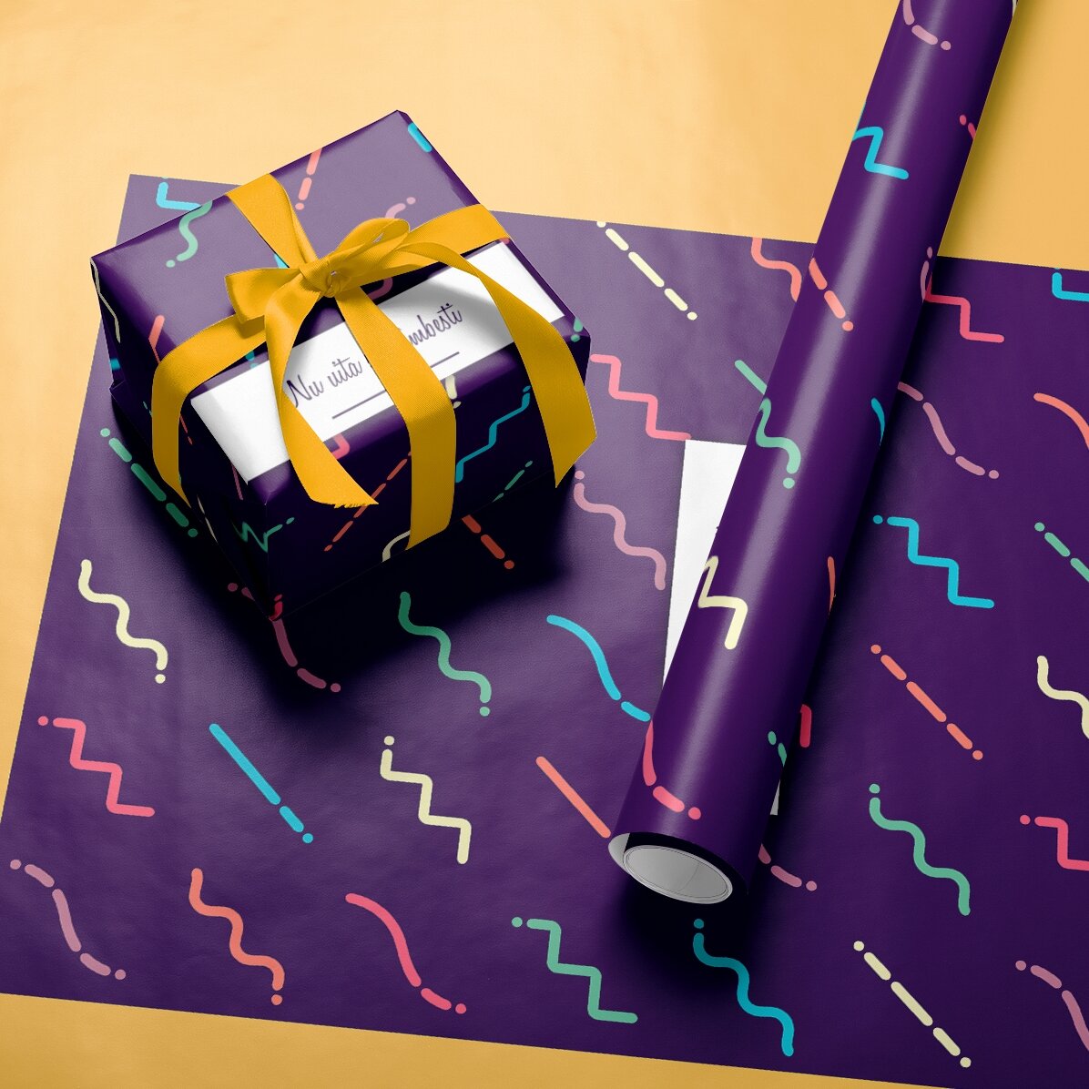 Papel de regalo personalizado con texto enmarcado y fondo morado oscuro