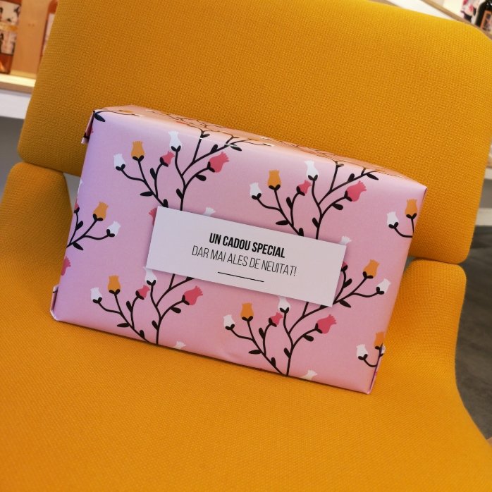 Papel de regalo personalizado con texto enmarcado - Diseño de otoño