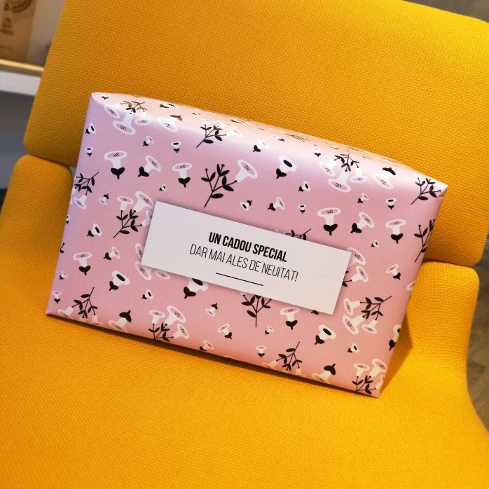 Papel de regalo personalizado con texto - Flores
