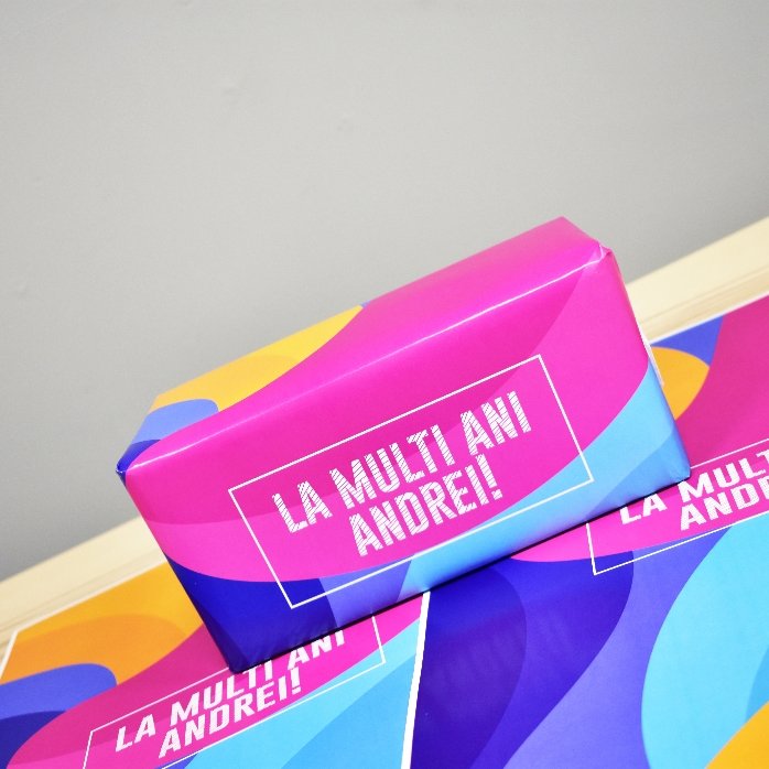 Papel de regalo personalizado - diseño abstracto y colorido