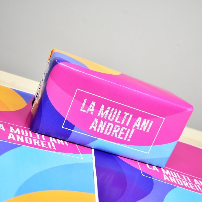 Papel de regalo personalizado - diseño abstracto y colorido
