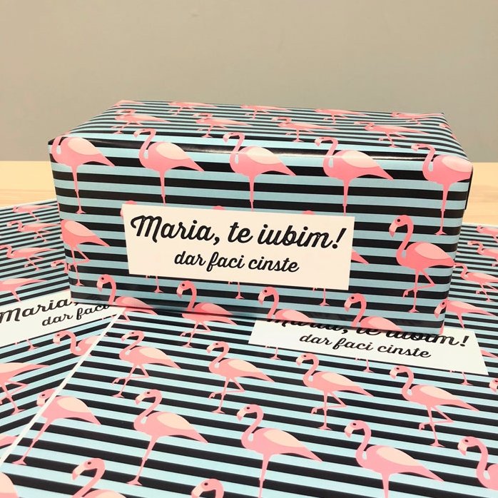 Papel de regalo personalizado - diseño de flamenco, con texto enmarcado