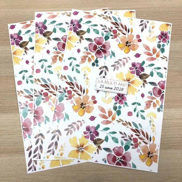 Papel de regalo personalizado: diseño floral con texto enmarcado