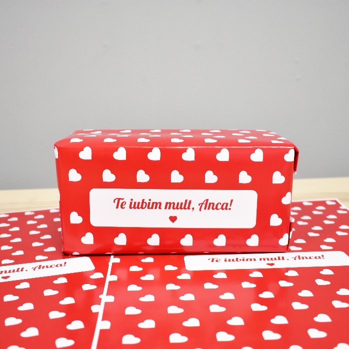Papel de regalo personalizado - diseño de corazoncitos