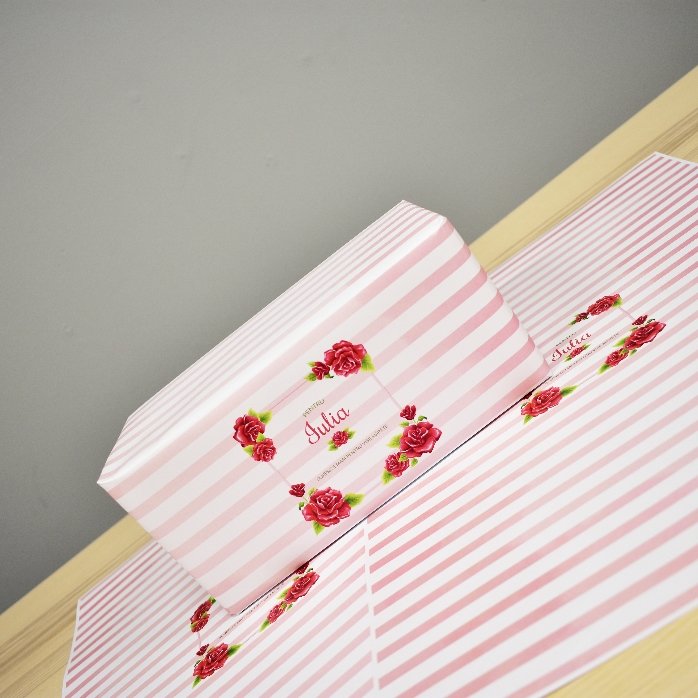 Papel de regalo personalizado - diseño de rosas