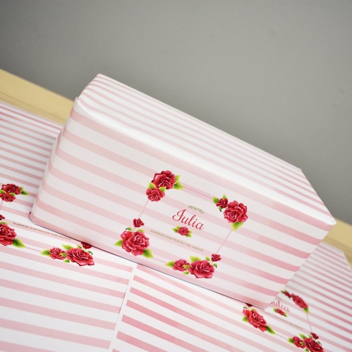 Papel de regalo personalizado - diseño de rosas