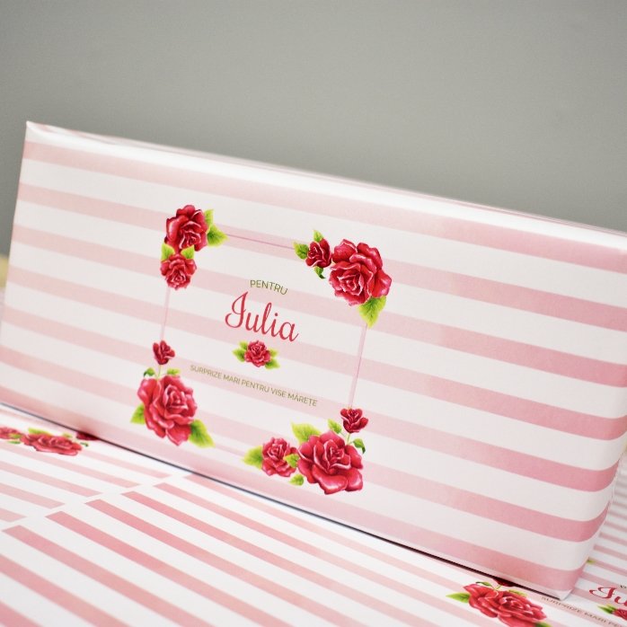 Papel de regalo personalizado - diseño de rosas