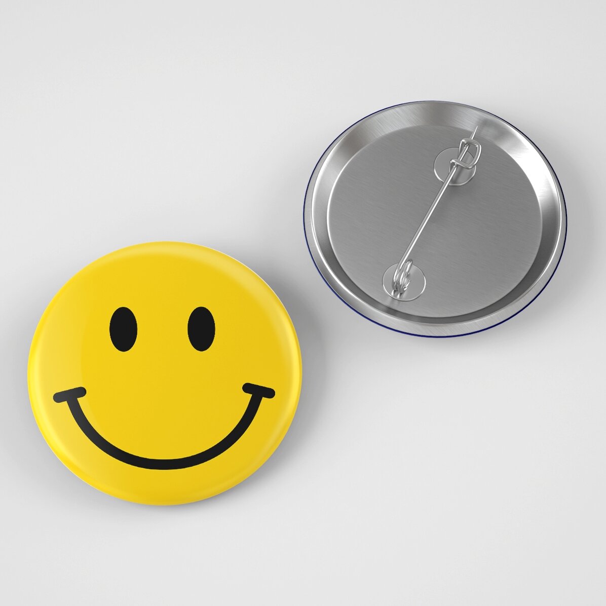 Insignia personalizada con una carita sonriente