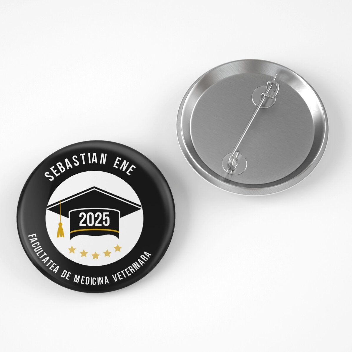 Insignia personalizada con texto: «Graduado»