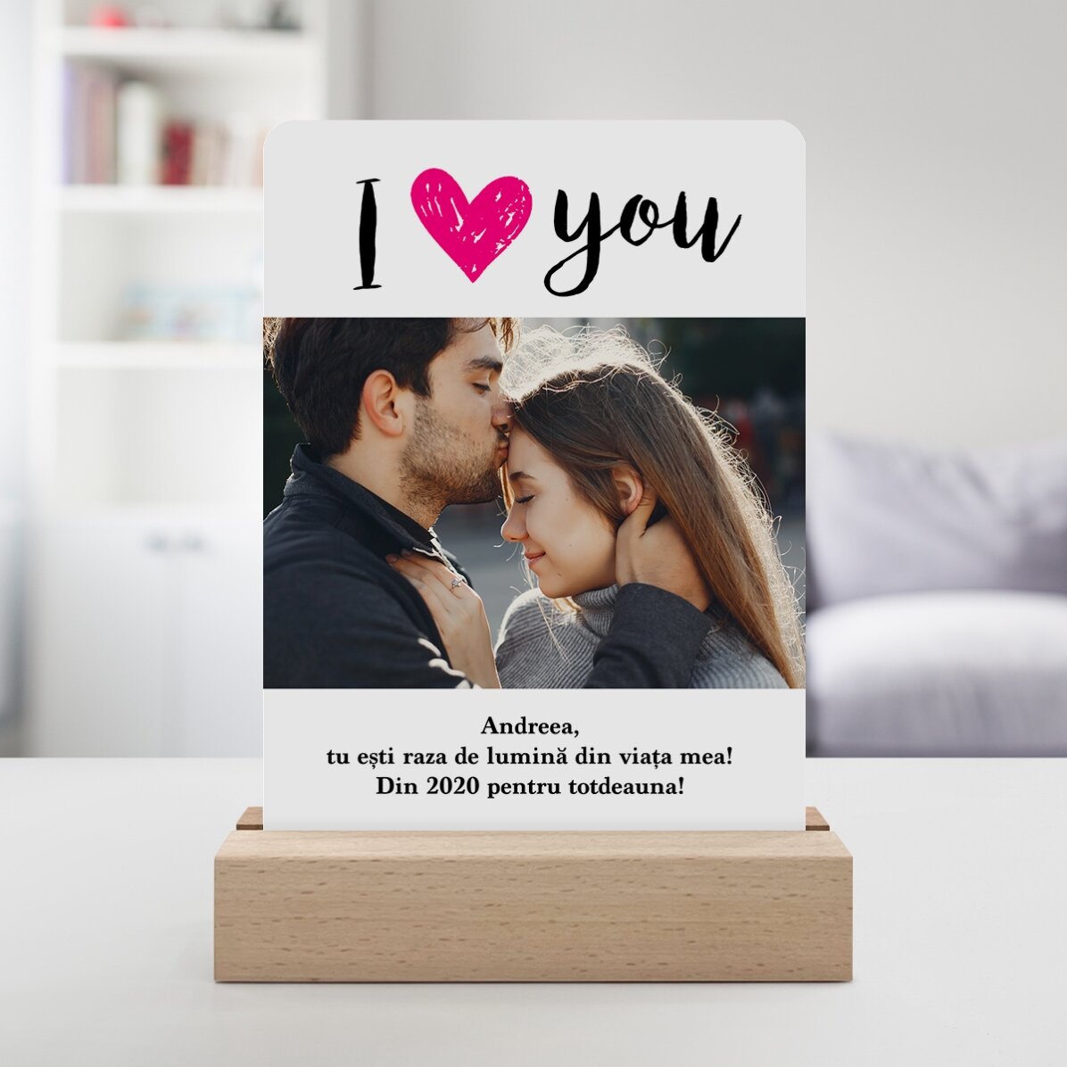 Lámpara LED de noche personalizada con una foto y un mensaje: «Te quiero»