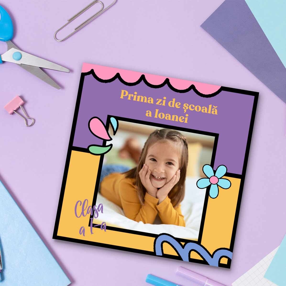 Imán de 10x10 personalizado con una foto y un texto: «El primer día de colegio»