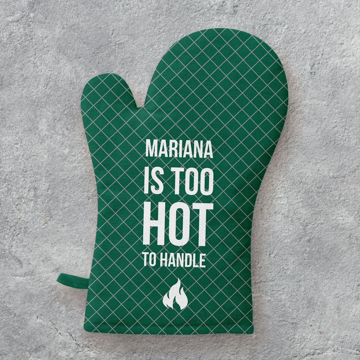 Manopla de cocina personalizada con texto: «Too hot»