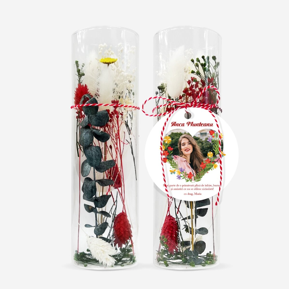 Adorno de martisor de cristal con flores preservadas, personalizado con un mensaje y una foto - Cora
