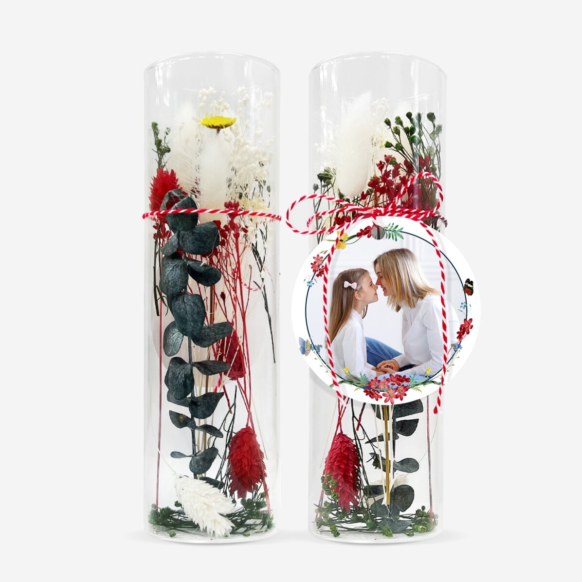 Adorno de martisor de cristal con flores preservadas, personalizado con una foto