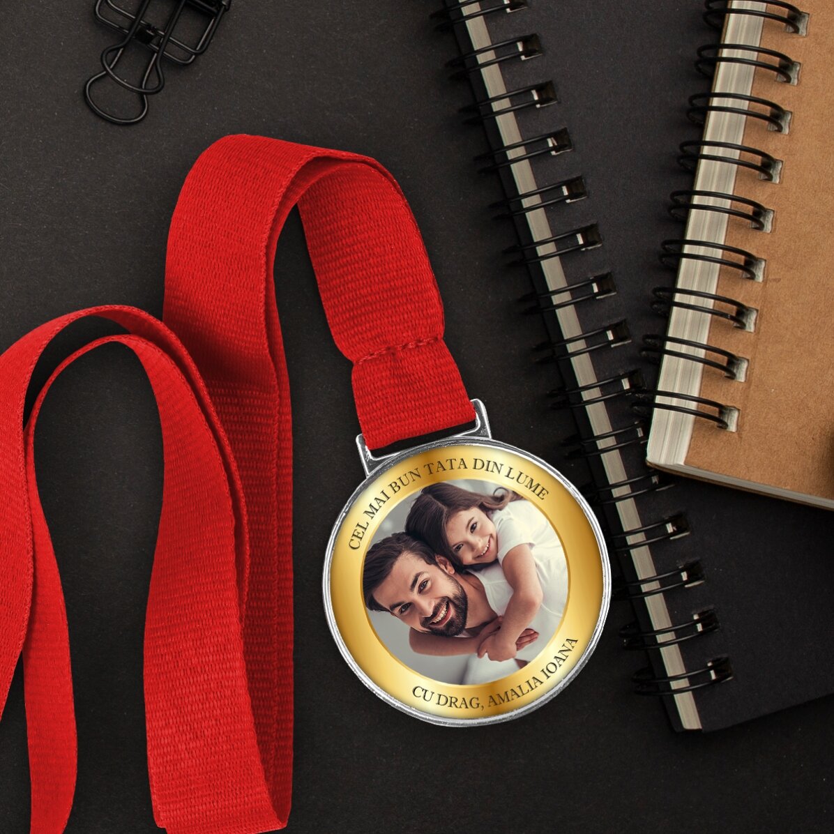 Medalla personalizada con una foto y un texto