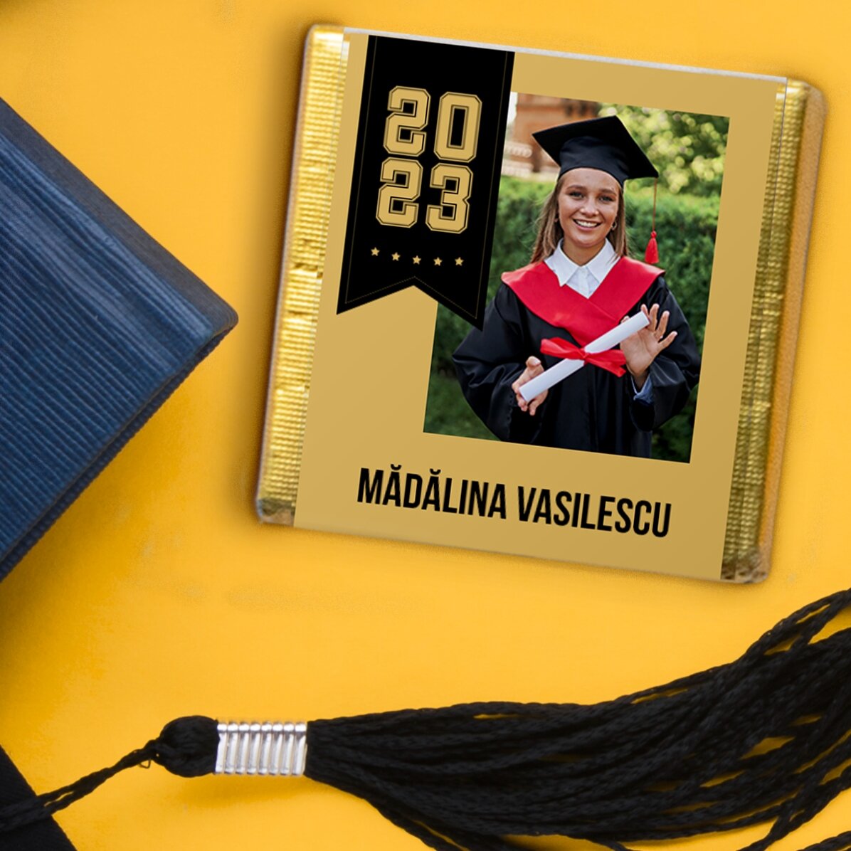Mini bombones personalizados con nombre y año para los graduados