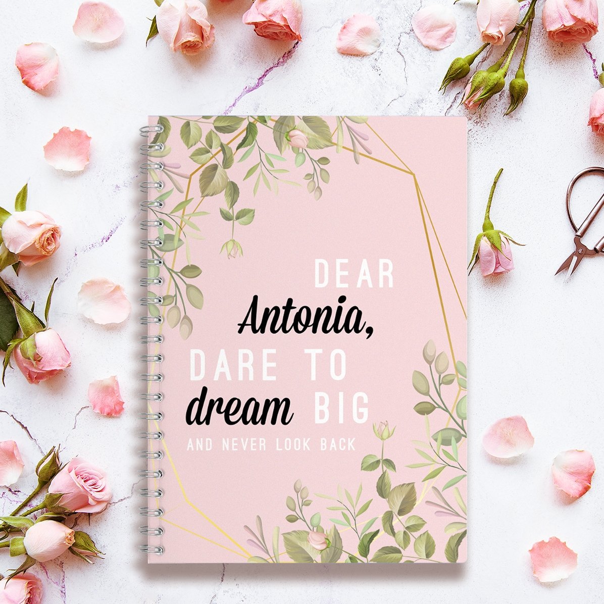 Cuaderno personalizado con motivos florales «Dear Antonia»