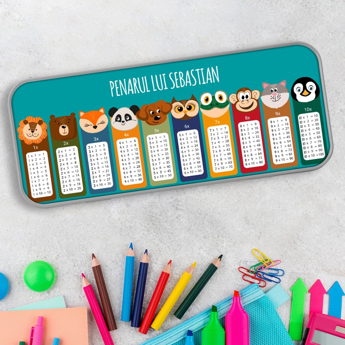 Estuche personalizado con texto: «La tabla de multiplicar»