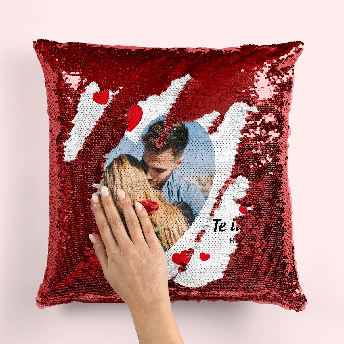 Cojín con lentejuelas personalizado con una foto y un mensaje de amor
