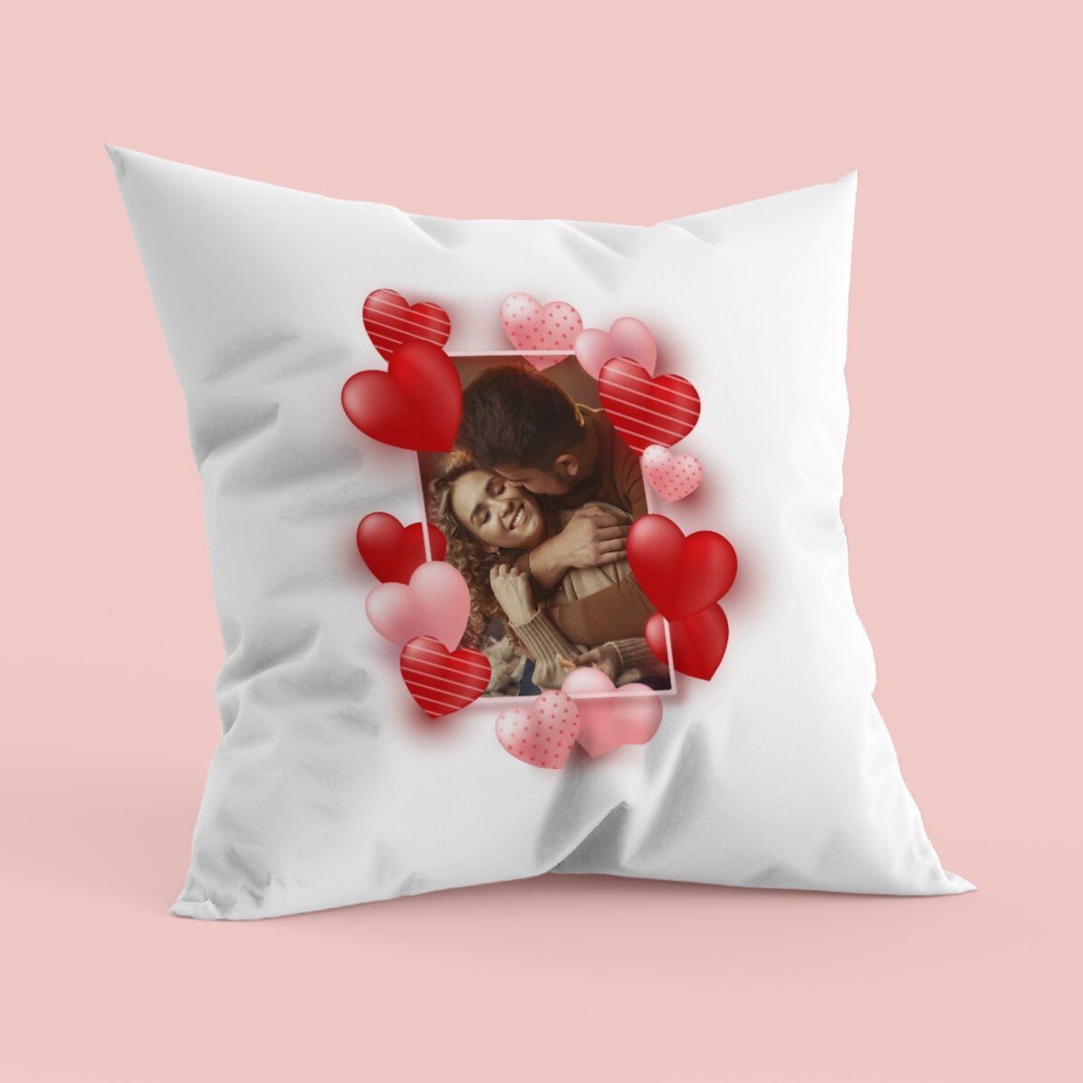 Cojín personalizado con una foto y corazoncitos - Nuestro amor