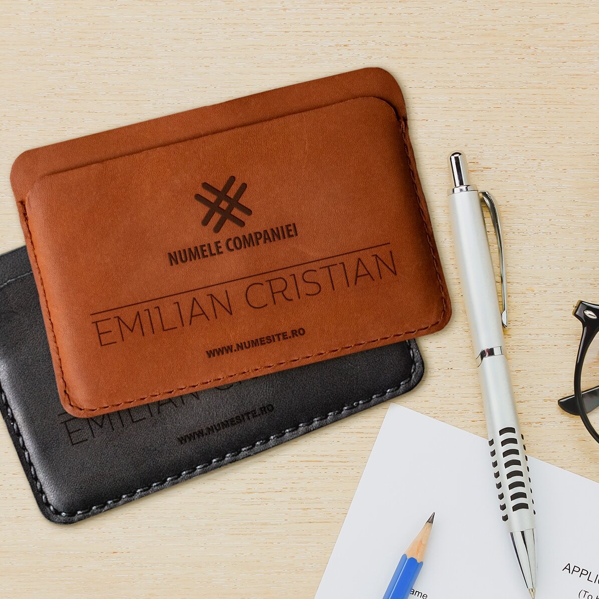 Cartera de piel personalizada con logotipo y nombre