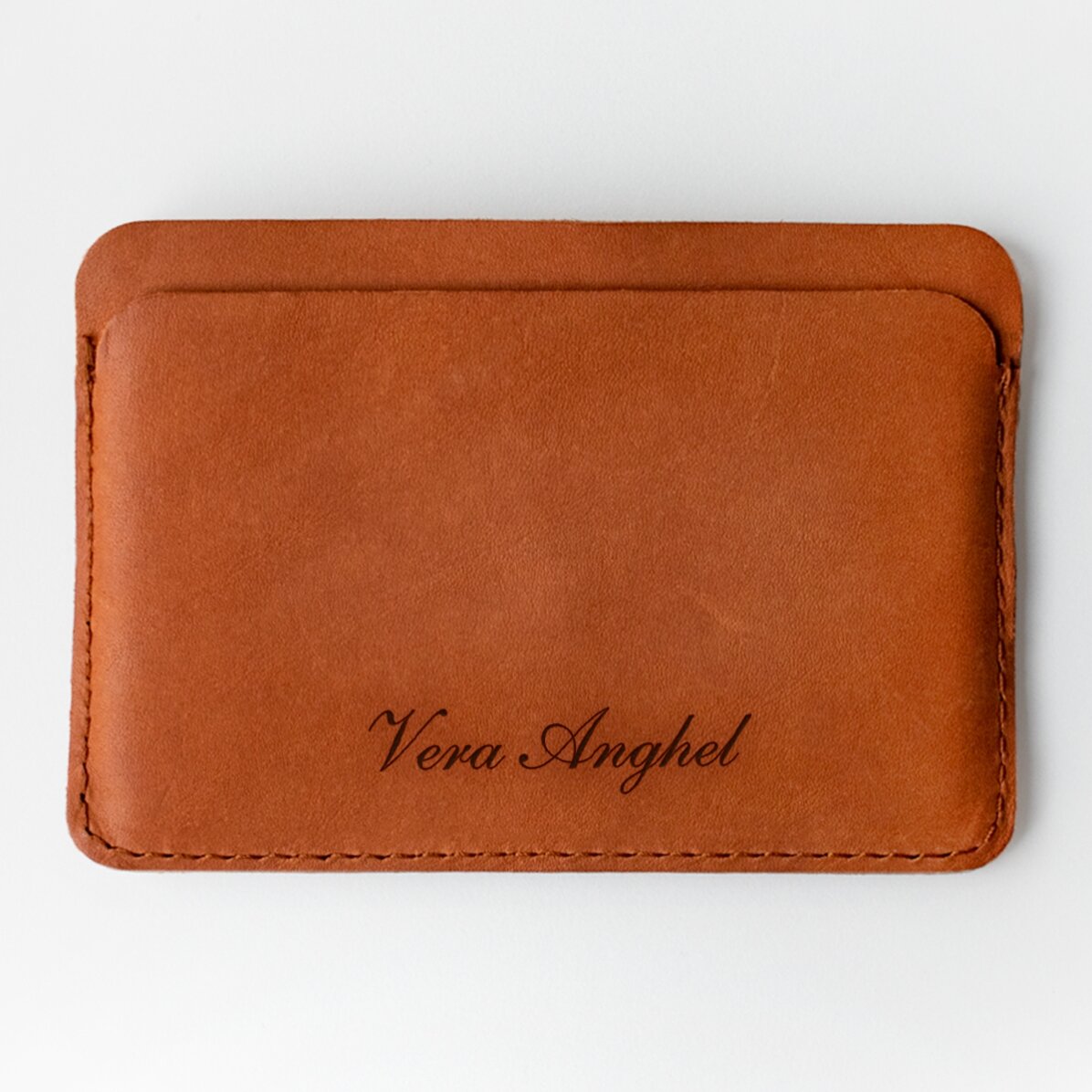 Cartera de piel personalizada con el nombre en el centro
