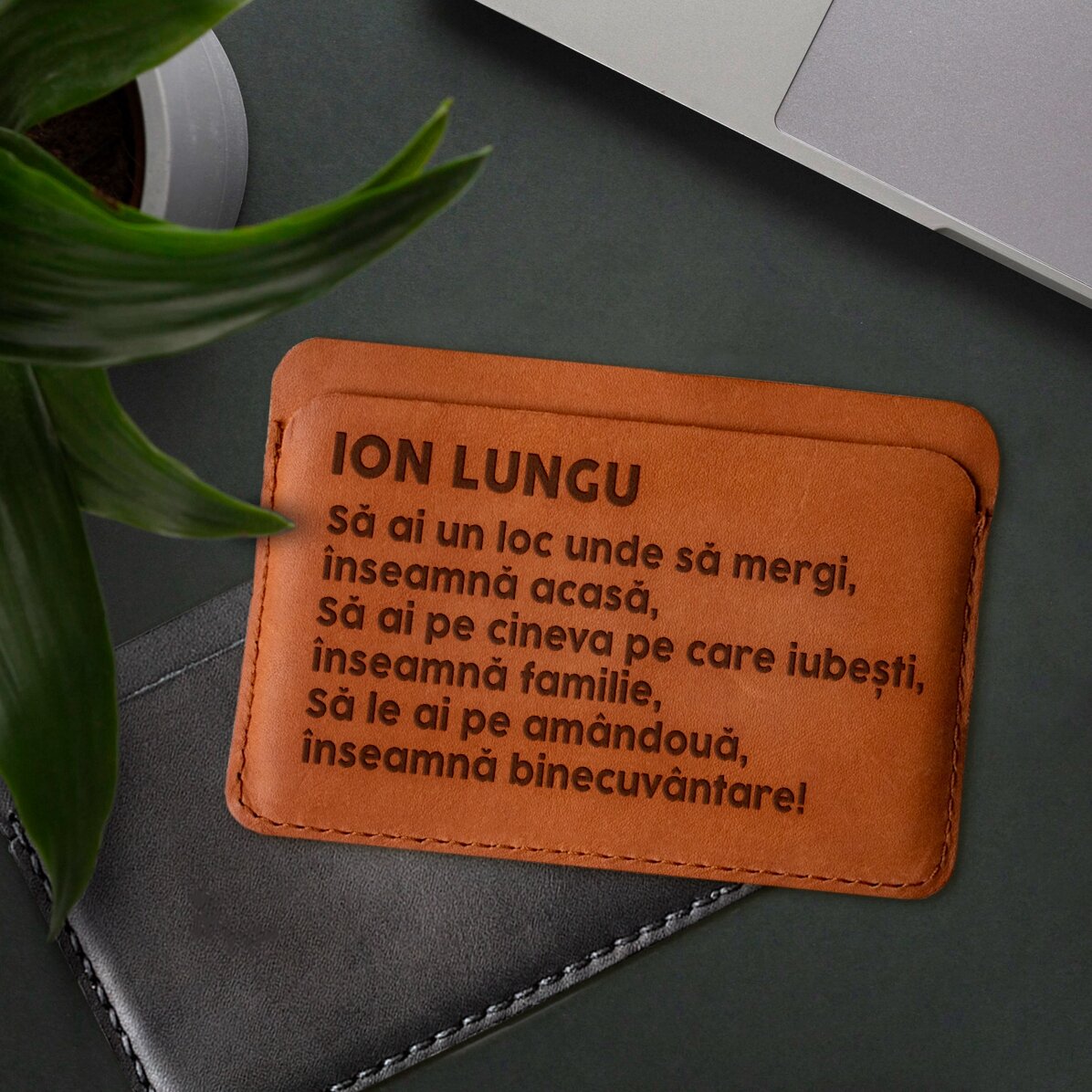 Cartera de piel personalizada con un mensaje para la familia