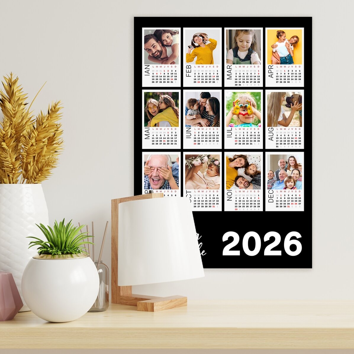 Póster calendario personalizado con 12 fotos Polaroid y fondo de colores